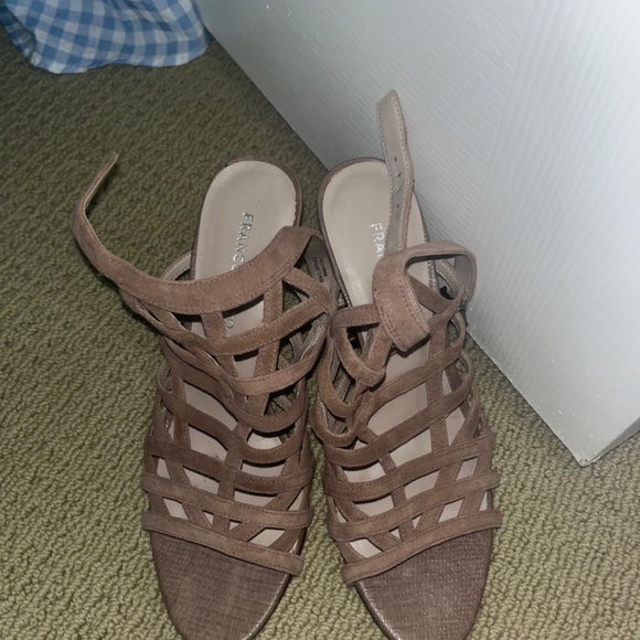 Franco Sarto Cream Brown Suede Heels Size 8 - Picture 3 of 3